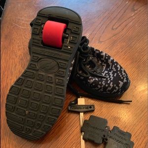 Boys size 1 heelys